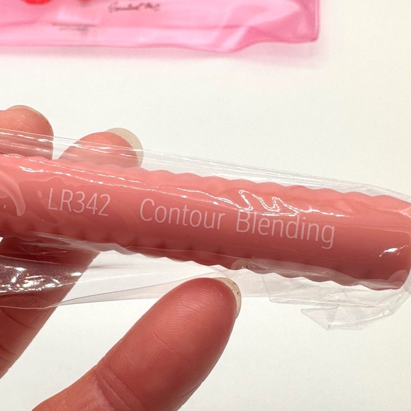 Laruce Makeup Brush Set 3-Piece Contour With Limited Edition Pouch New - Picture 6 of 9